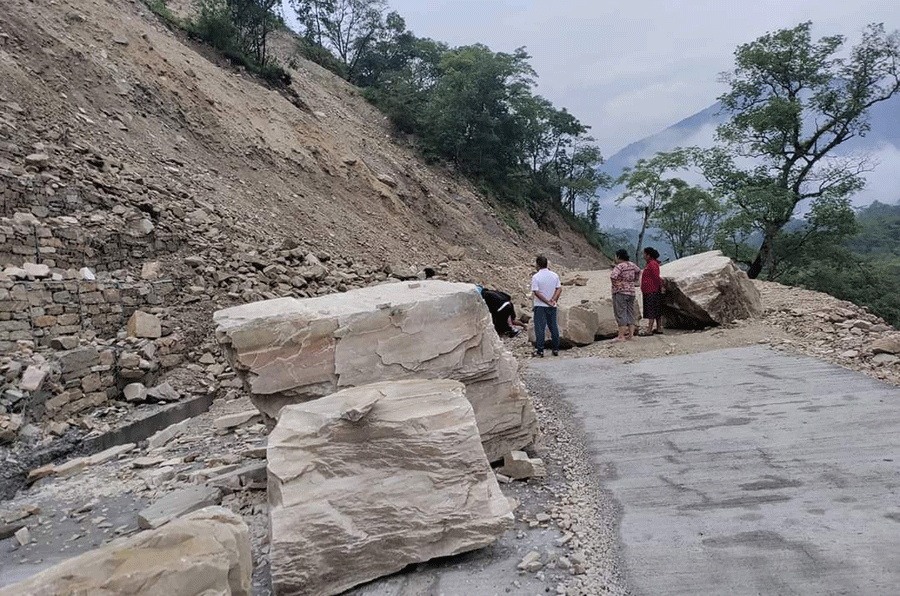 बेँसीसहर-चामे र सुन्दरबजार-भोर्लेटार सडकखण्डमा आजदेखि रातिमा गाडी चलाउन रोक