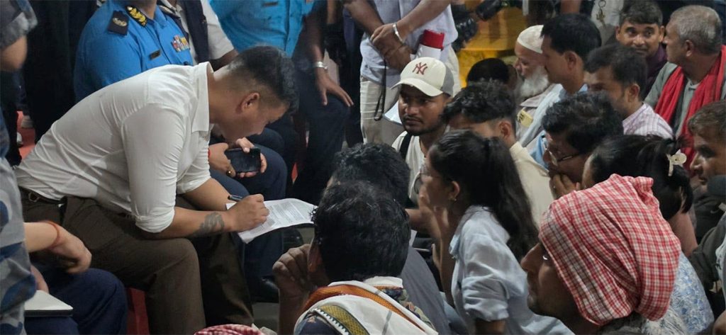 मिटरब्याज पीडितले वार्तासँगै संघर्ष जारी राख्ने, आन्दोलन रोक्नुपर्ने सरकारको सर्त