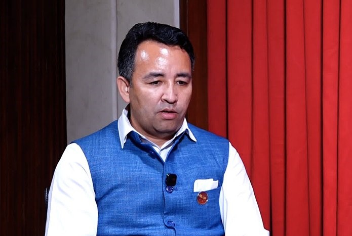 ‘मन्त्रीहरू फेरेरमात्र समस्या समाधान नहुन सक्छ’