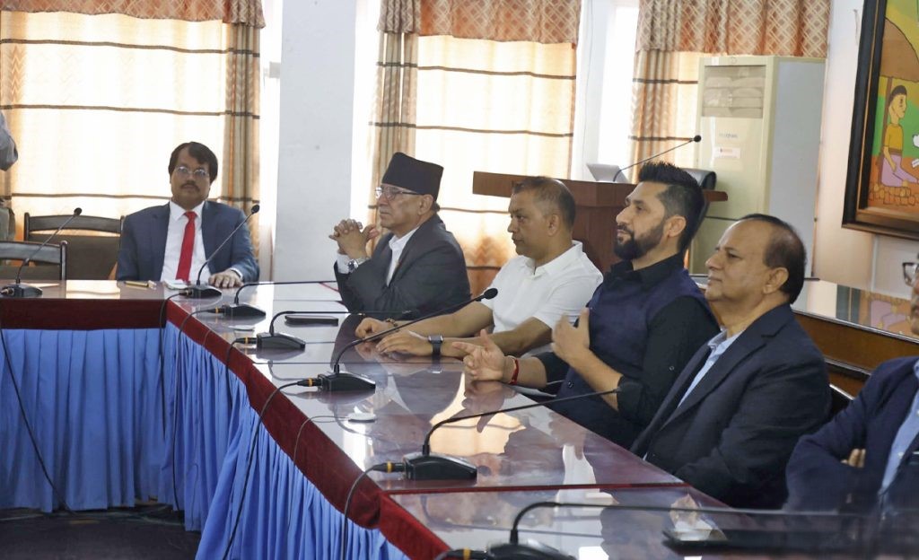 सर्वदलीय बैठकमा प्रचण्ड : प्रधानमन्त्रीले तत्काल सर्वदलीय संवाद थाल्नुपर्छ